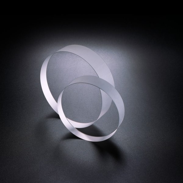 Planar flat crystal